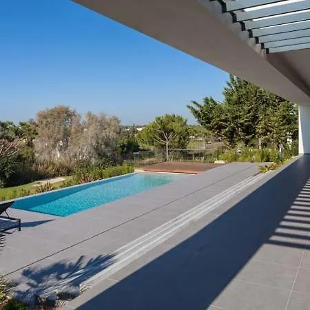 Sleeps 10 With Pool Air Con And Wifi *