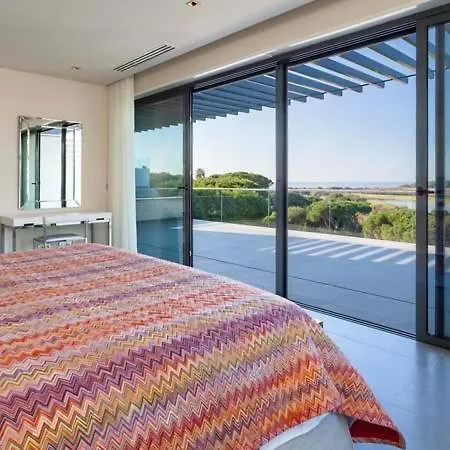 ヴィラ Sleeps 10 With Pool Air Con And Wifi ヴァーレ・ド・ローボ